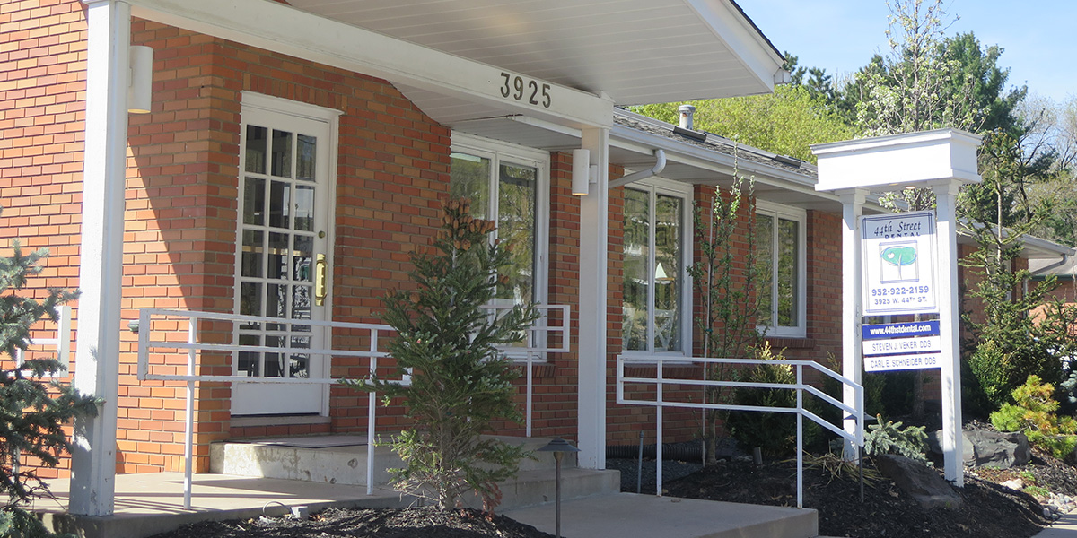 44th street dental outside view